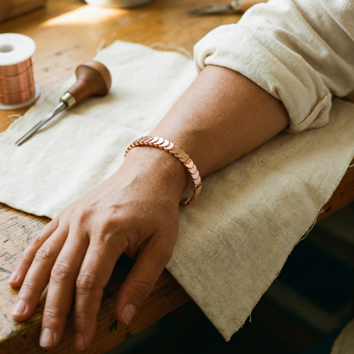 Tide | Scale-Pattern Copper Bangle