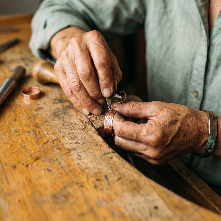 Fen | Jade-Inlaid Copper Ring