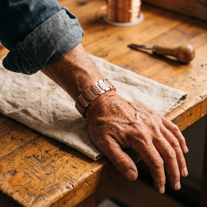 Glen | Wave-Engraved Copper Link Bracelet